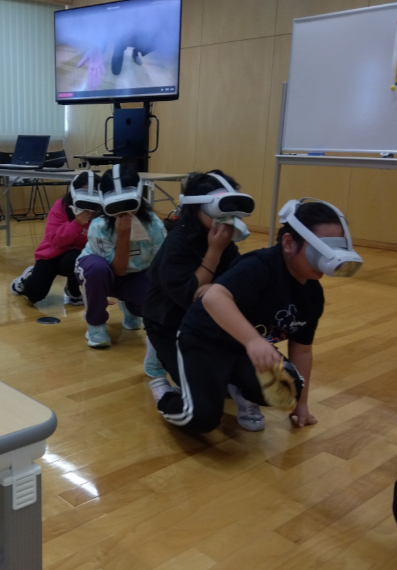 AR機器を使用した防火・防災訓練の様子